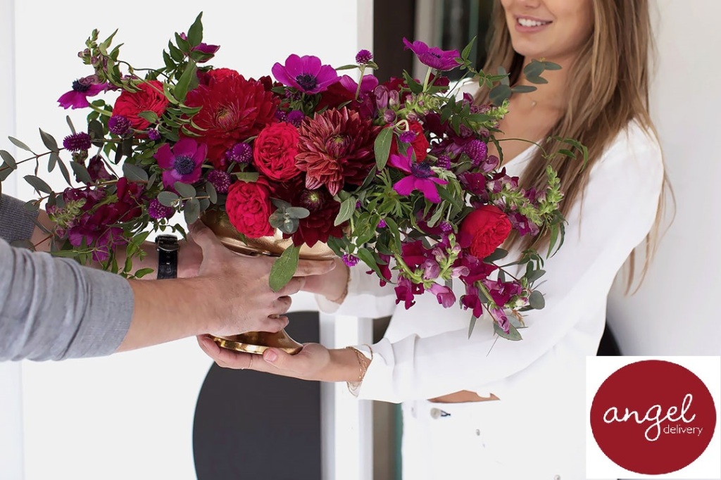 How to Choose the Best Flower Delivery for Corporate Events
